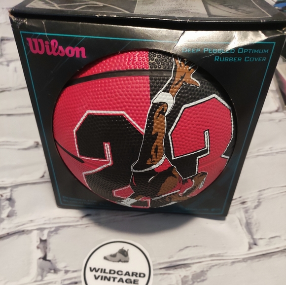 Wilson Jordan Ball BNIB from the 90's 2000's Michael Jordan Basketball - Picture 4 of 4